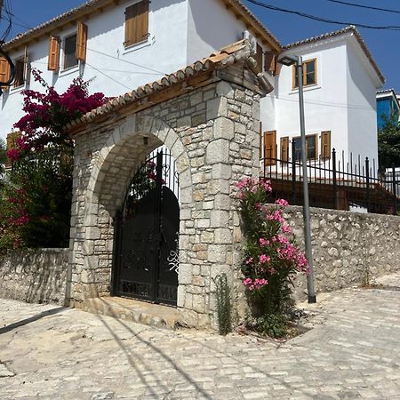 Old Town Hotel Dhërmi Exterior foto